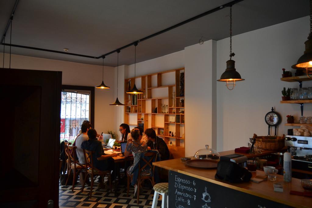 The Hub Hostel Истанбул Екстериор снимка
